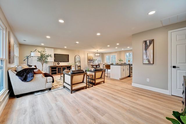 46 Waterside Way, Covington, KY 41017