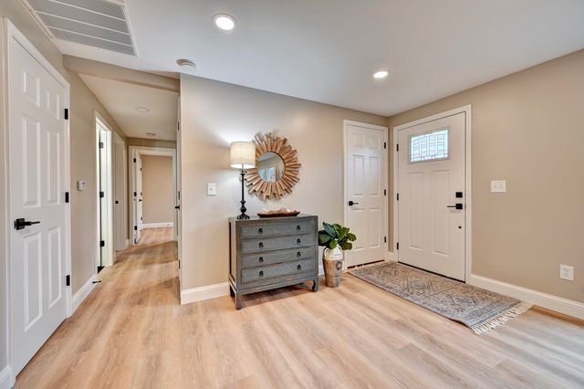 46 Waterside Way, Covington, KY 41017