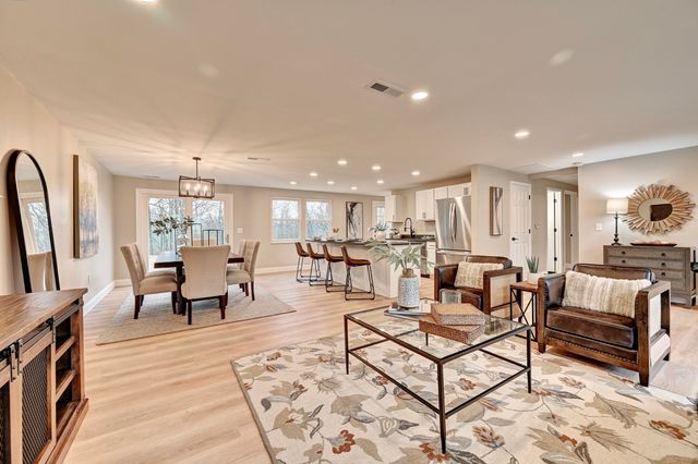 46 Waterside Way, Covington, KY 41017