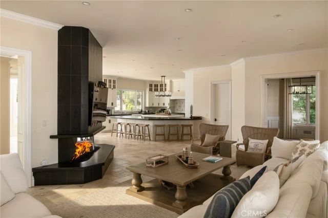 1160 Pine St, Coronado, CA 92118