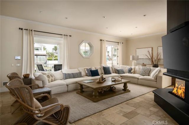 1160 Pine St, Coronado, CA 92118
