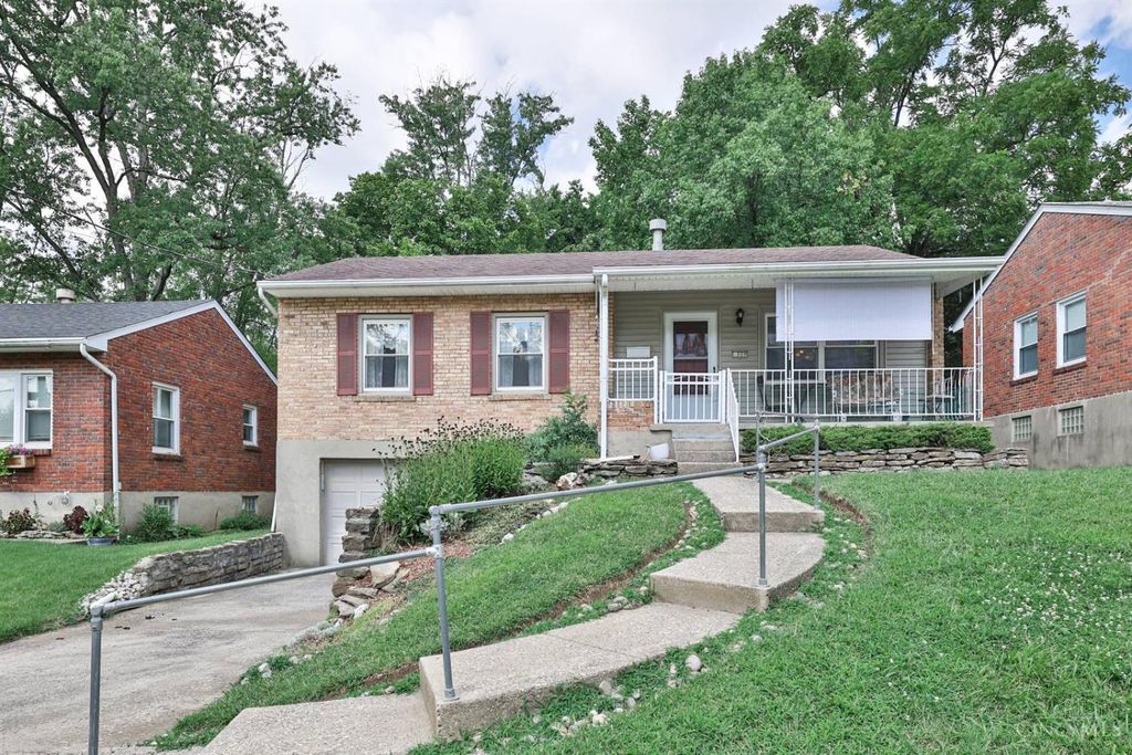 8609 Wicklow Avenue, Sycamore Twp, OH 45236