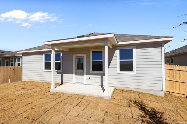 2121 Maestro Drive, Seguin, TX 78155