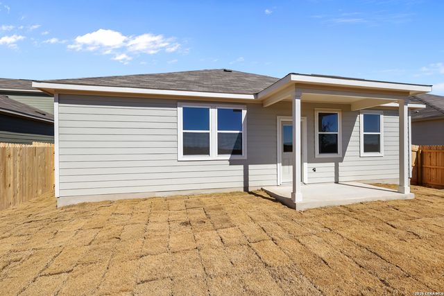 2121 Maestro Drive, Seguin, TX 78155