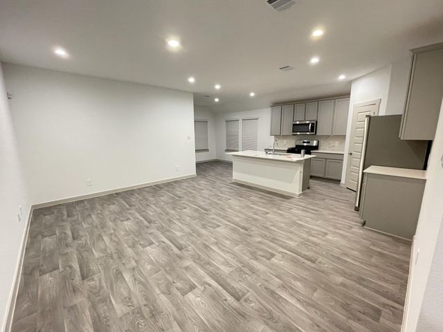 618 Hidden Brook Drive, Baytown, TX 77523