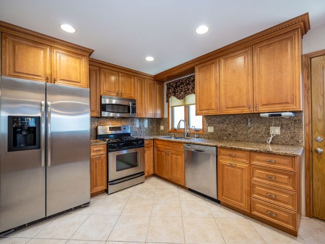 9227 Merrill Avenue, Morton Grove, IL 60053