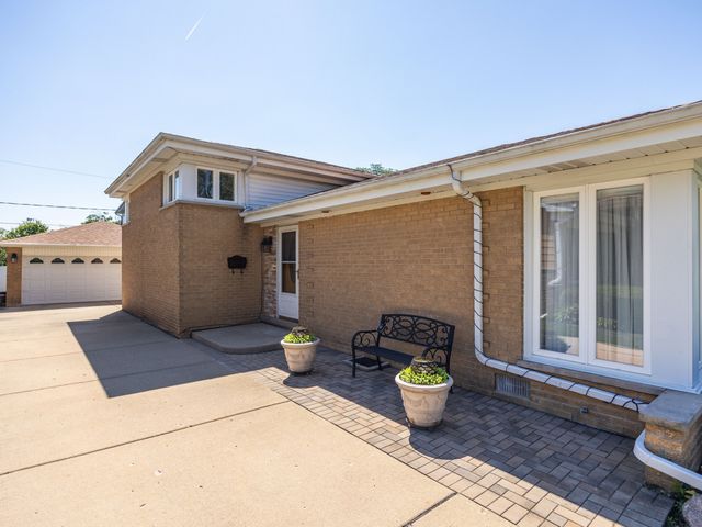 9227 Merrill Avenue, Morton Grove, IL 60053