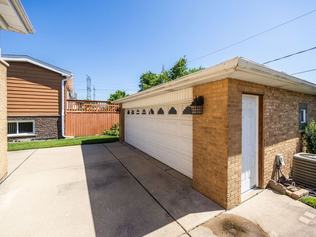 9227 Merrill Avenue, Morton Grove, IL 60053