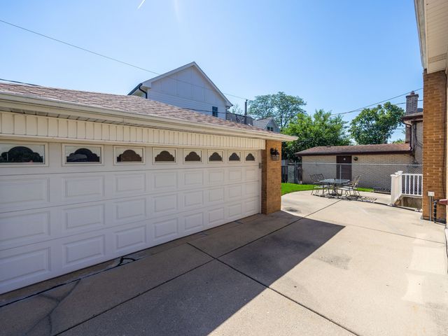 9227 Merrill Avenue, Morton Grove, IL 60053
