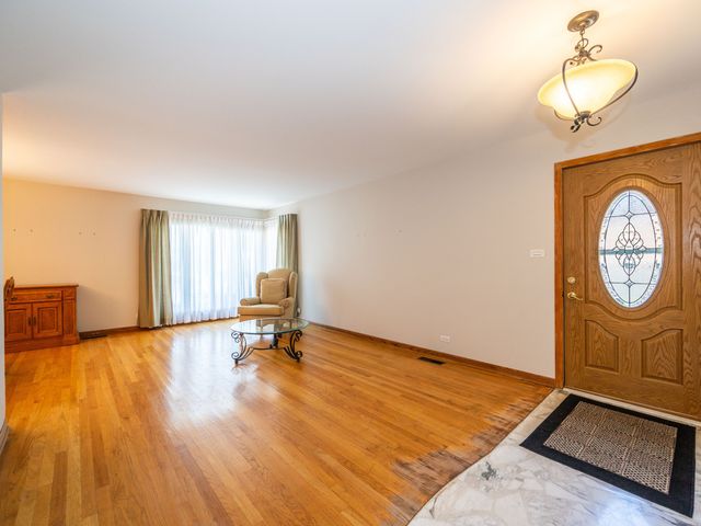 9227 Merrill Avenue, Morton Grove, IL 60053