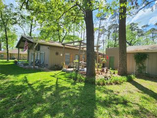 284 Governor Bell Drive, Point Blank, TX 77364