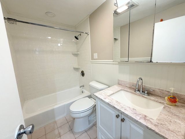 50 Colonial Drive 8, Andover, MA 01810