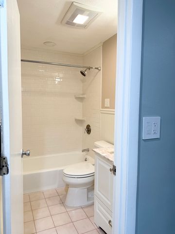 50 Colonial Drive 8, Andover, MA 01810