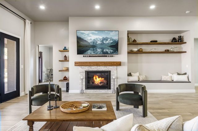 6531 Azor Lane NW, Albuquerque, NM 87120