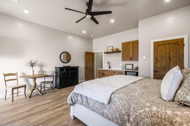 6531 Azor Lane NW, Albuquerque, NM 87120