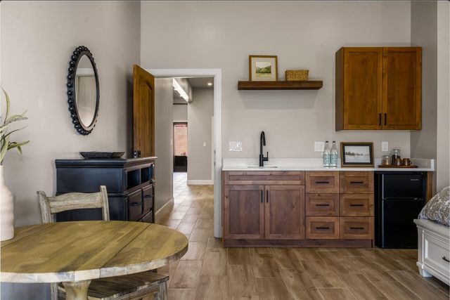 6531 Azor Lane NW, Albuquerque, NM 87120