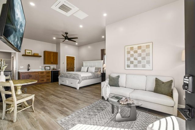 6531 Azor Lane NW, Albuquerque, NM 87120