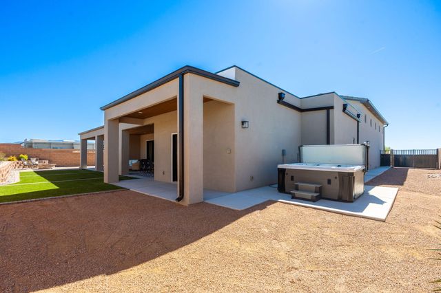 6531 Azor Lane NW, Albuquerque, NM 87120