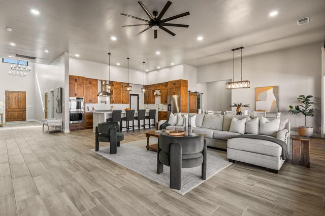 6531 Azor Lane NW, Albuquerque, NM 87120