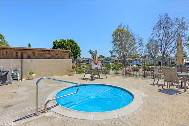 1002 Plover Way, Oceanside, CA 92057