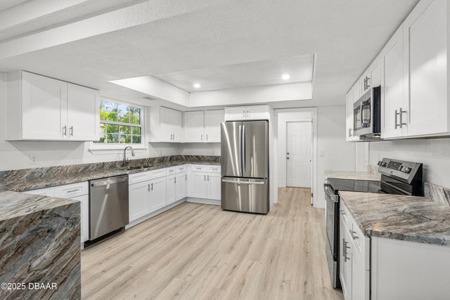 475 E Wisconsin Avenue, Orange City, FL 32763