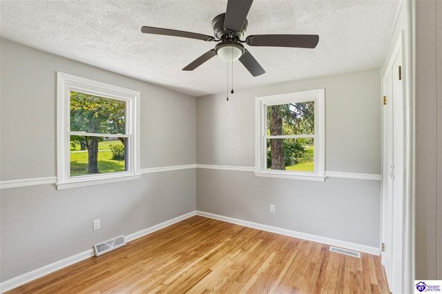803 Otter Creek Road, Vine Grove, KY 40175
