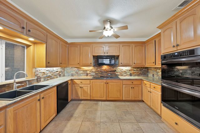 9580 Brockrim Ln Lane, Quinlan, TX 75474