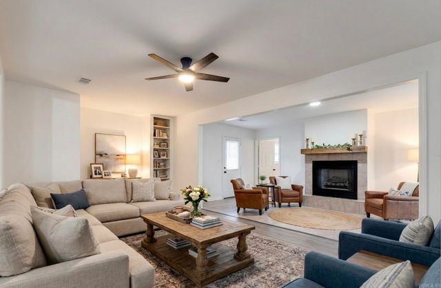 1906 Whitlock Drive, Benton, AR 72015