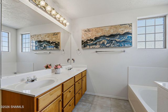 2519 Silver Hawk Avenue, Las Cruces, NM 88011