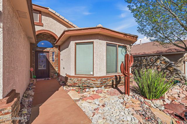 2519 Silver Hawk Avenue, Las Cruces, NM 88011