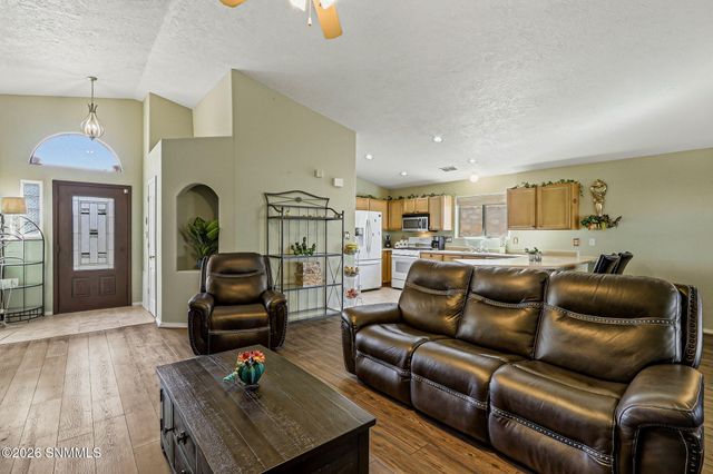 2519 Silver Hawk Avenue, Las Cruces, NM 88011