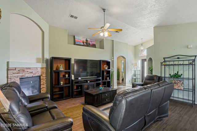 2519 Silver Hawk Avenue, Las Cruces, NM 88011