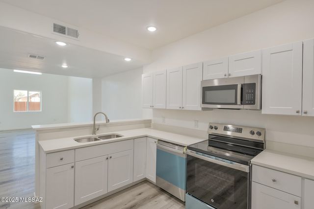 2879 N Edmond Dantes Court, Tucson, AZ 85716