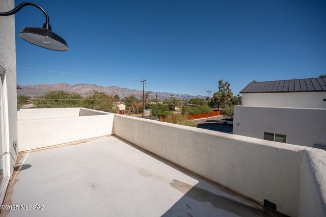 2879 N Edmond Dantes Court, Tucson, AZ 85716