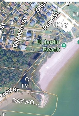 616 Pine Circle, Seabrook, TX 77586