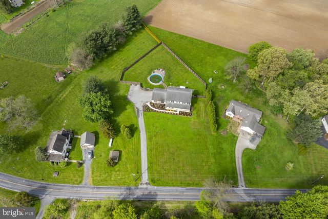 154 HOLLOW RD, New Providence, PA 17560
