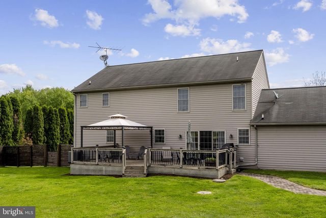154 HOLLOW RD, New Providence, PA 17560