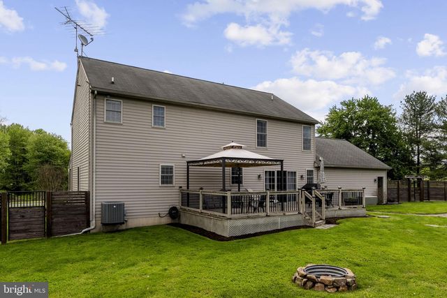 154 HOLLOW RD, New Providence, PA 17560