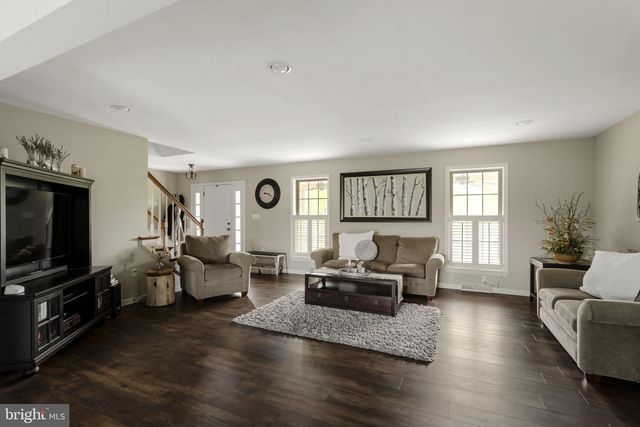 154 HOLLOW RD, New Providence, PA 17560