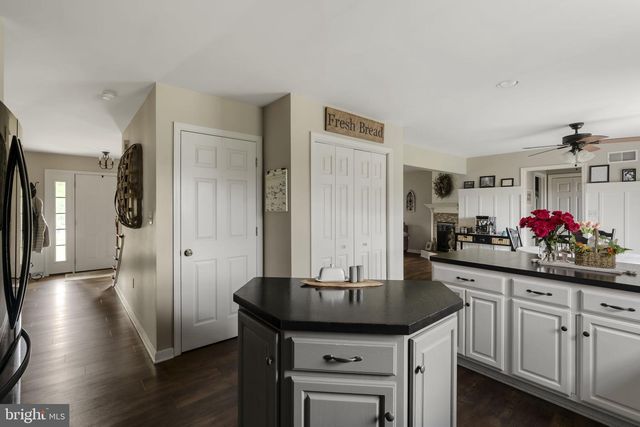154 HOLLOW RD, New Providence, PA 17560