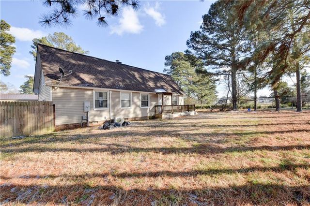 2027 Kilby LN, Suffolk, VA 23434