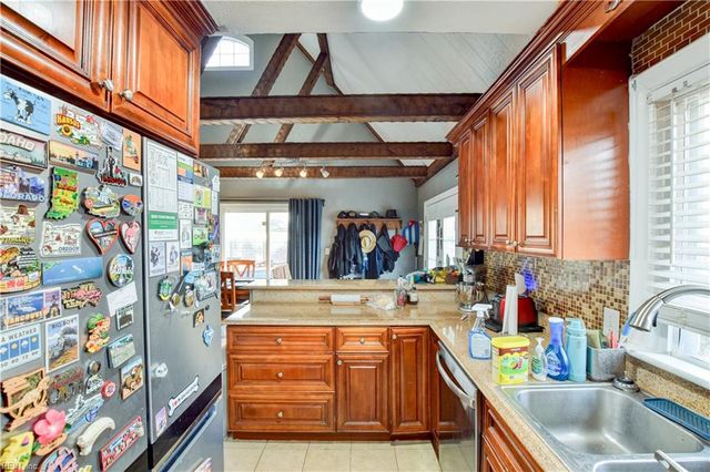 2027 Kilby LN, Suffolk, VA 23434