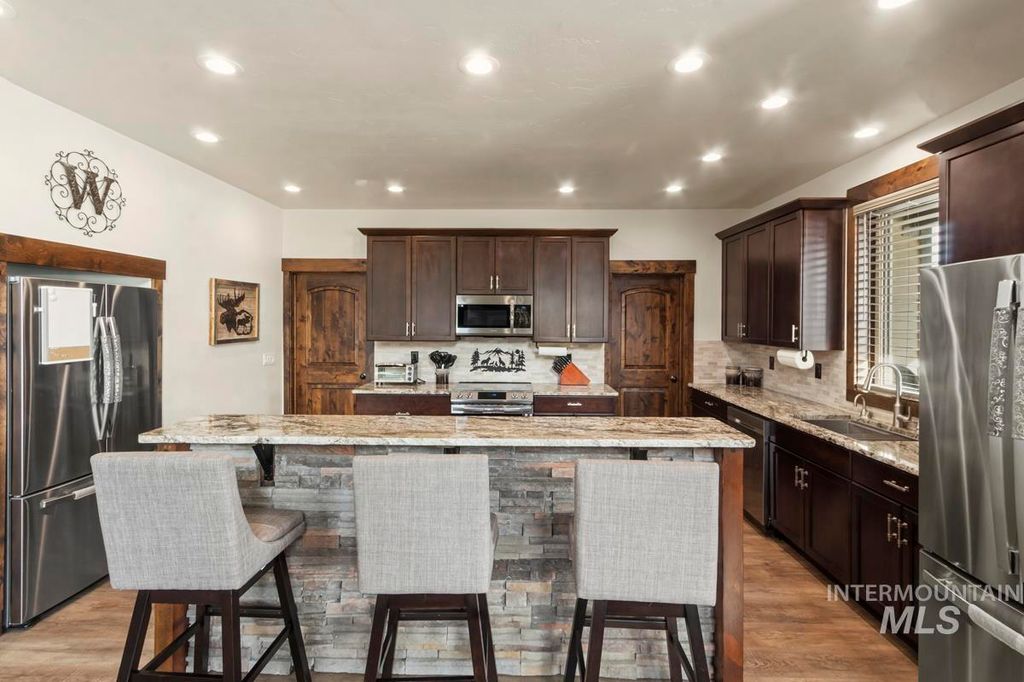 1884 Little Pine Road, Donnelly, ID 83615 photo 10