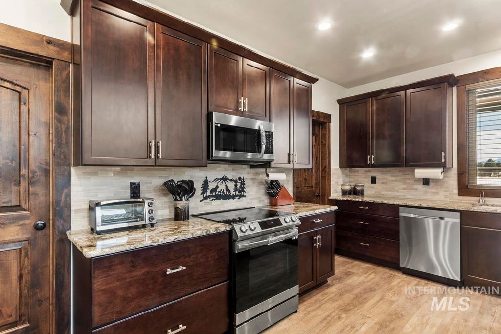 1884 Little Pine Road, Donnelly, ID 83615 photo 11