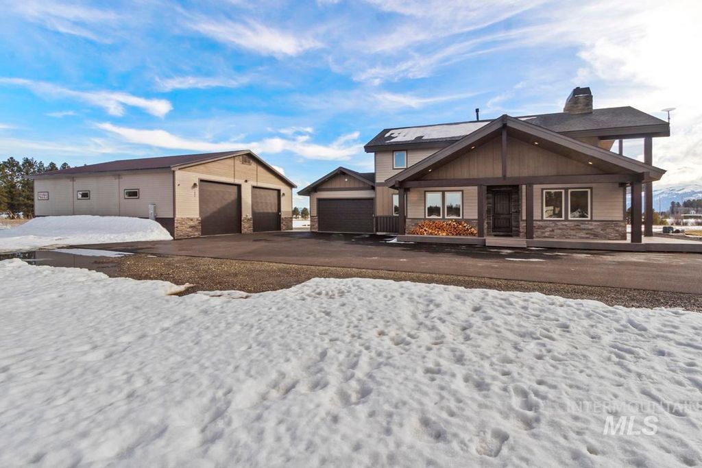 1884 Little Pine Road, Donnelly, ID 83615 photo 2