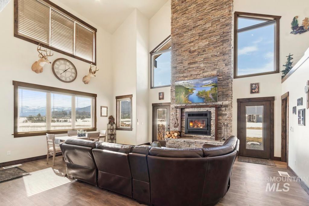 1884 Little Pine Road, Donnelly, ID 83615 photo 4