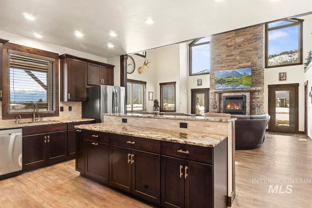 1884 Little Pine Road, Donnelly, ID 83615 photo 8