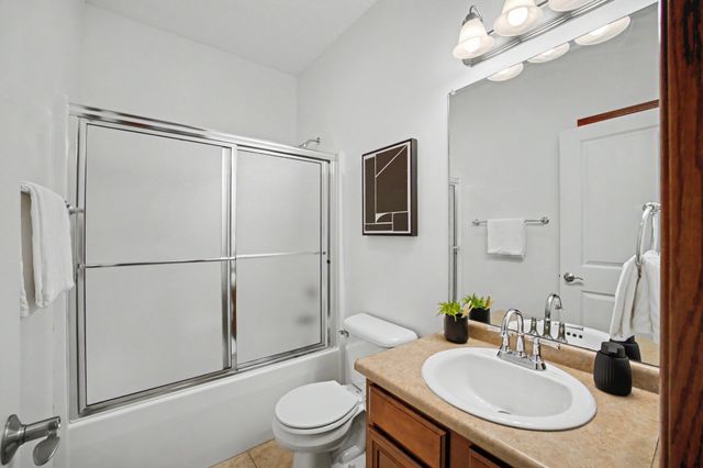 1807 NW Scott Lane, Ankeny, IA 50023
