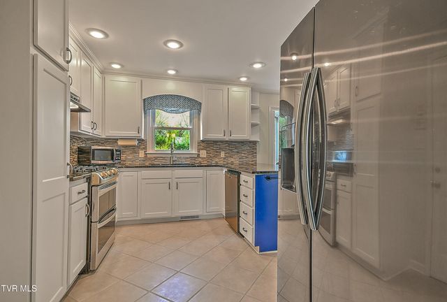 308 Appleberry Circle, Kingsport, TN 37663