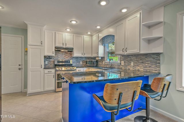 308 Appleberry Circle, Kingsport, TN 37663